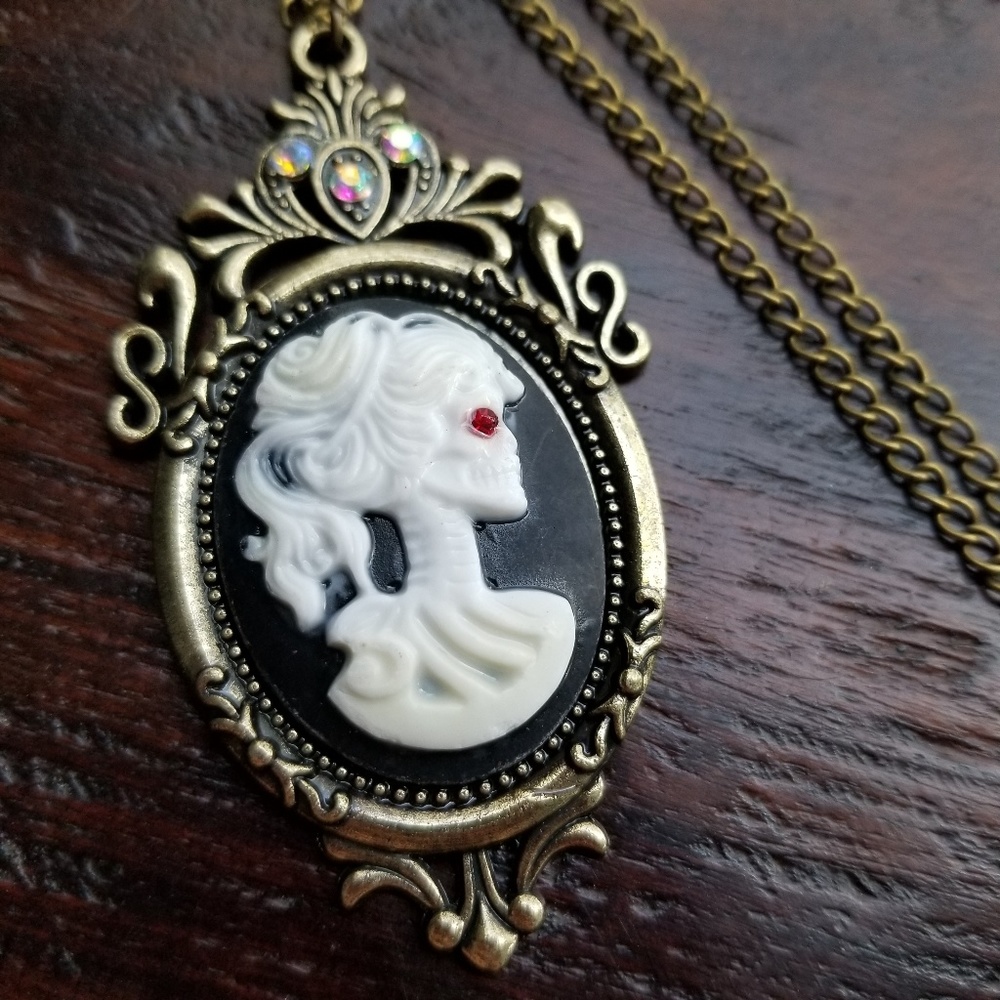 Spooky Cameo Ruby Red Eye Long Necklace